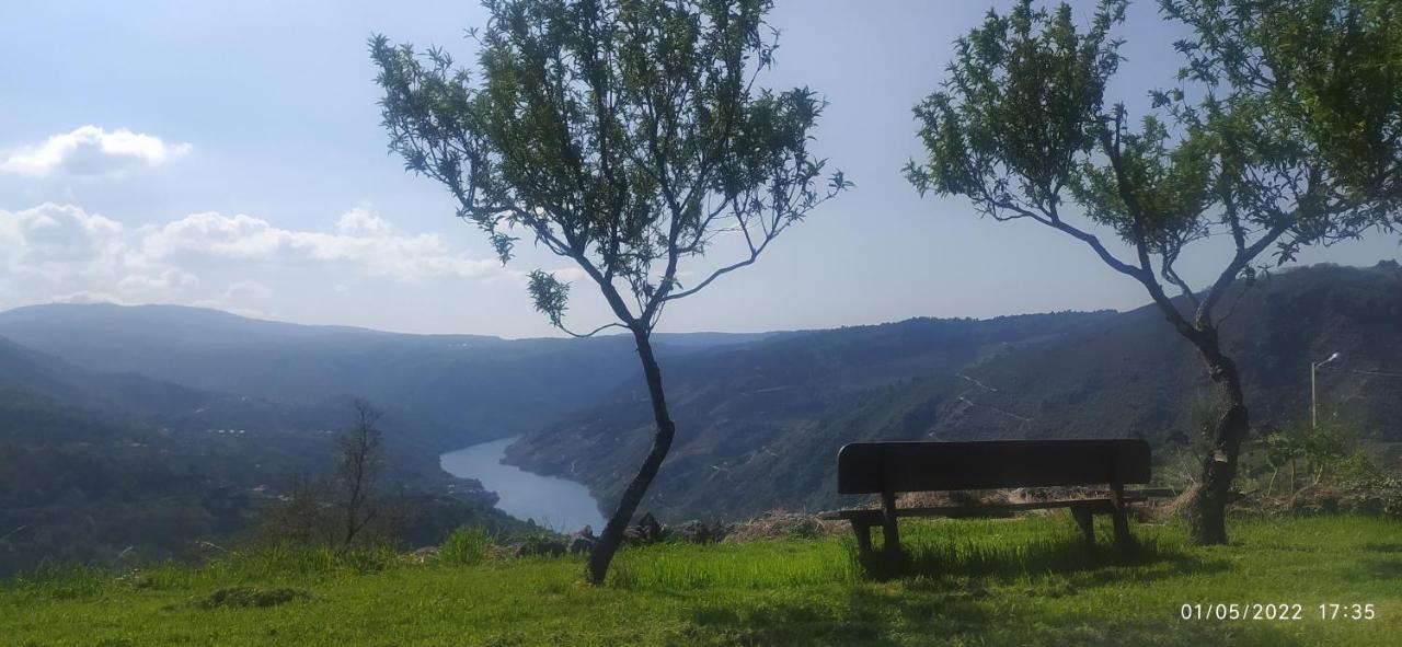 Balcon De San Caetano Daire Cristosende Dış mekan fotoğraf
